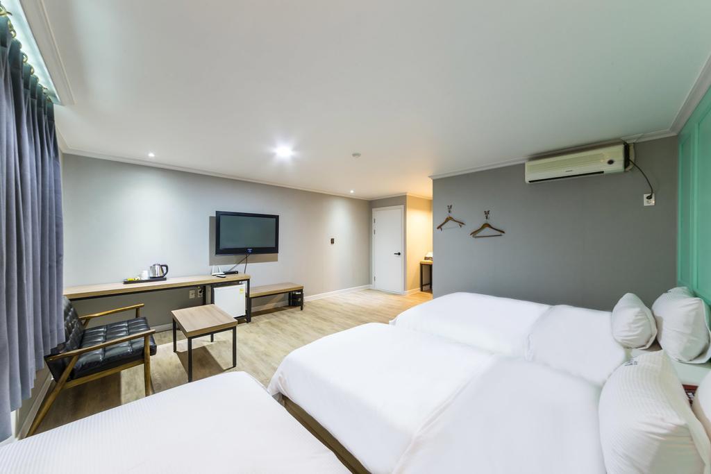 צ'ונצ'און Ost Hotel מראה חיצוני תמונה