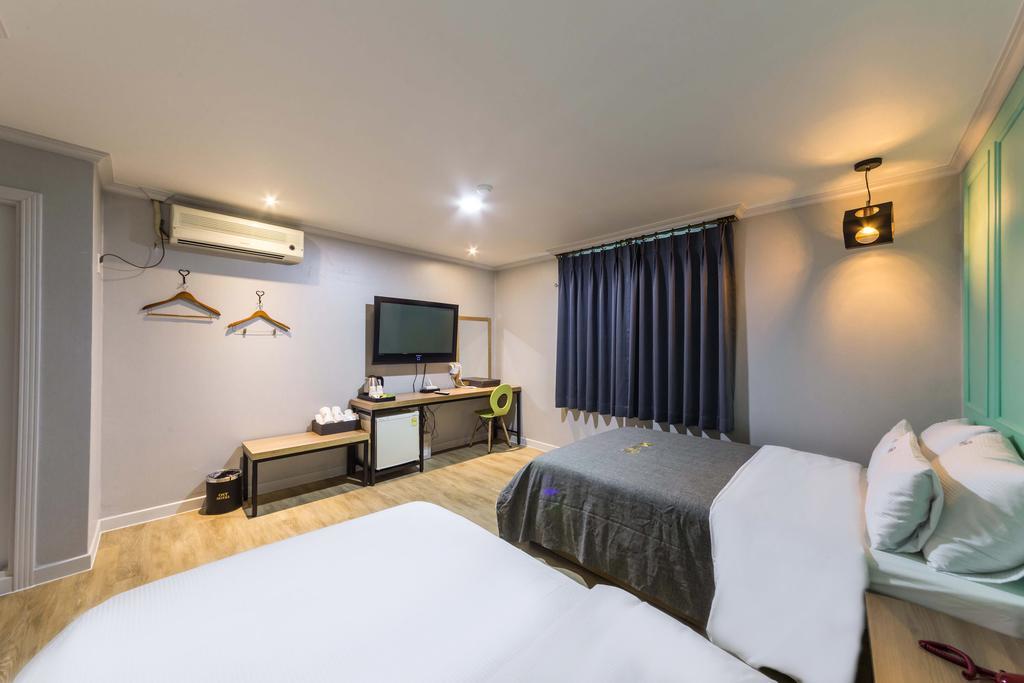 צ'ונצ'און Ost Hotel מראה חיצוני תמונה