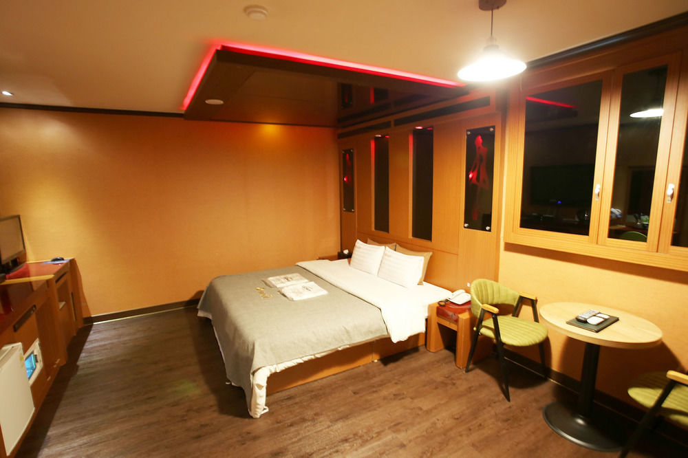 צ'ונצ'און Ost Hotel מראה חיצוני תמונה